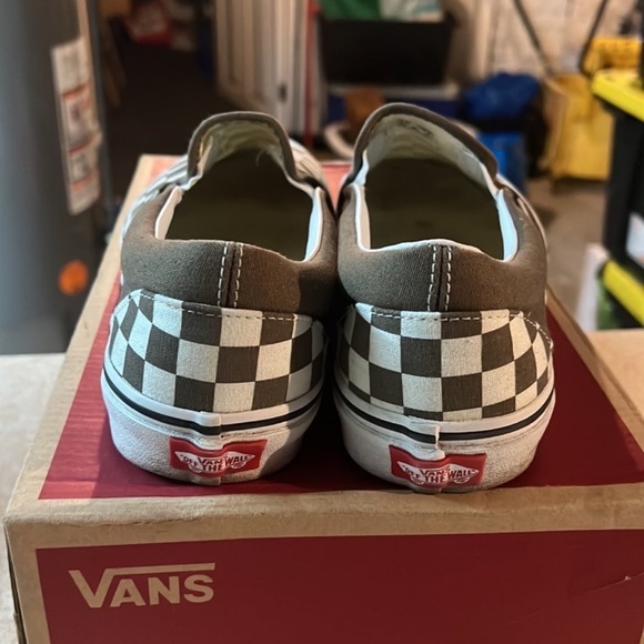Vans - Picture 3 of 6